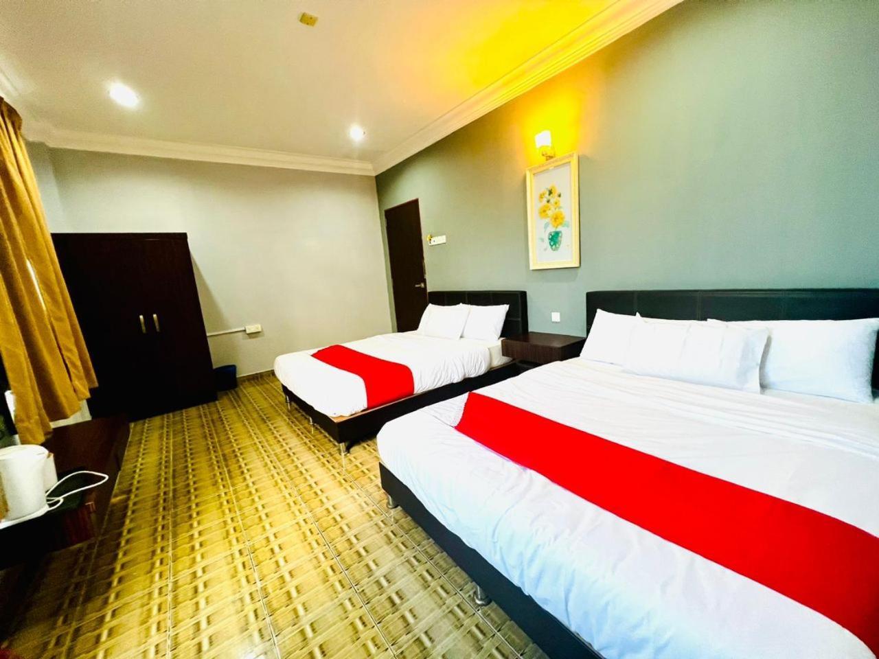 Daily Inn Hotel Мерсинг Екстериор снимка