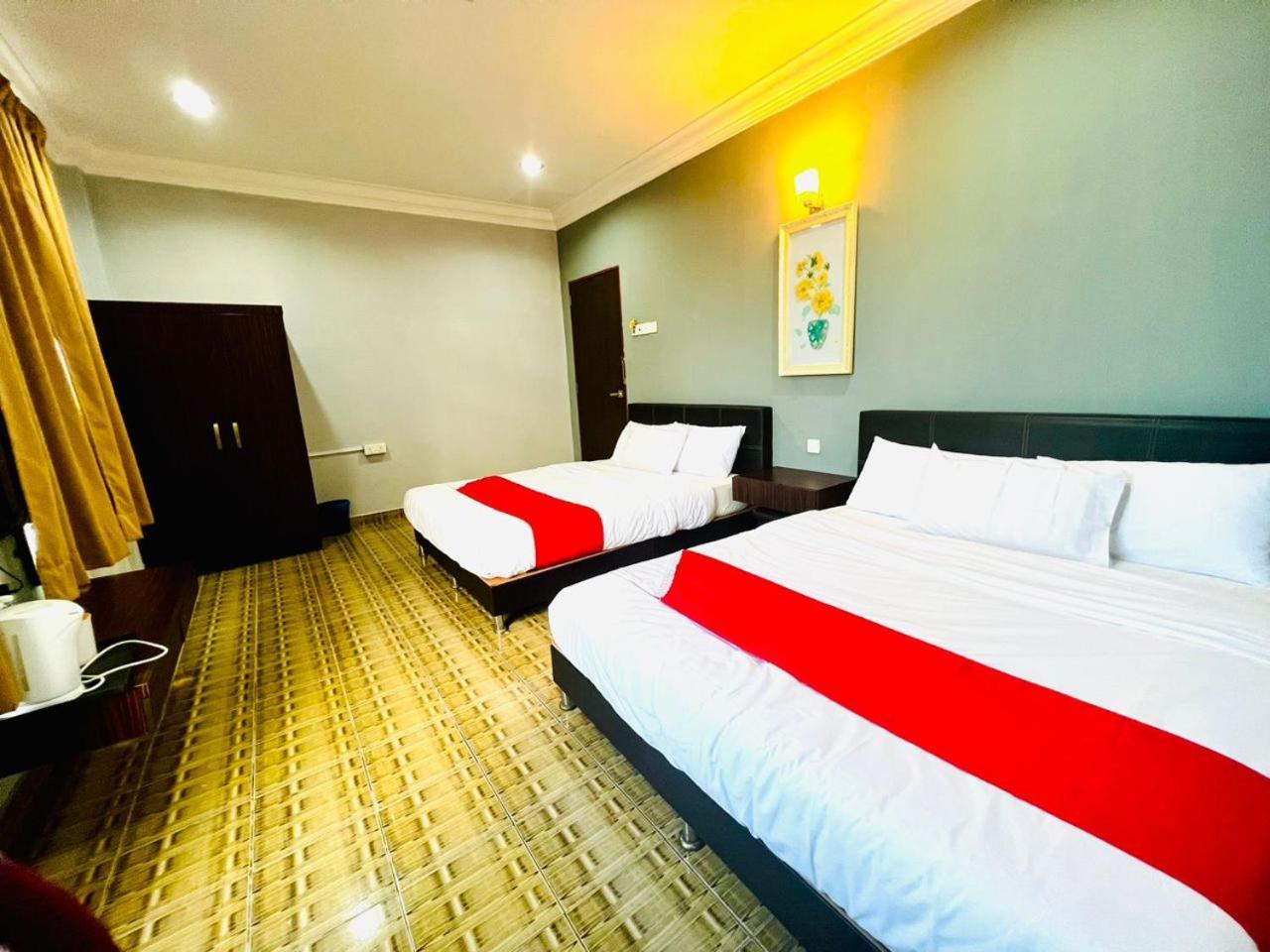 Daily Inn Hotel Мерсинг Екстериор снимка