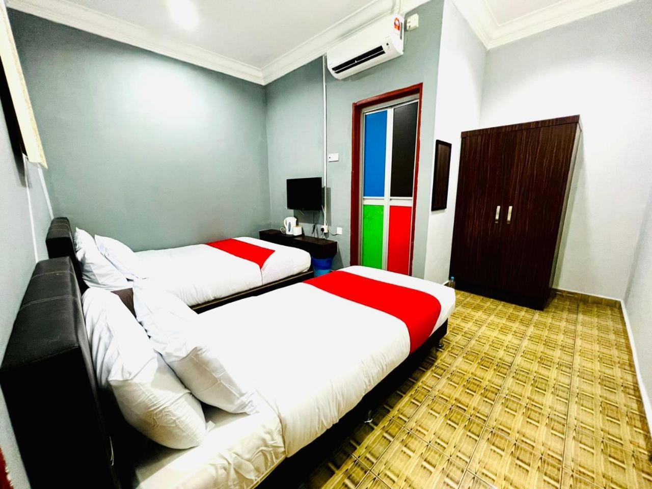 Daily Inn Hotel Мерсинг Екстериор снимка